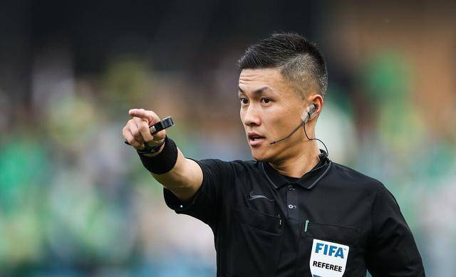  VAR争议判罚引发主帅集体炮轰  