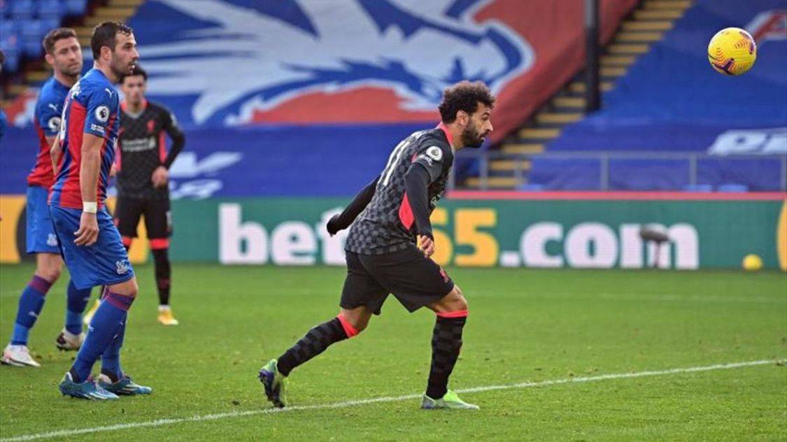  哈兰德戴帽助曼城大胜阿森纳巩固英超榜首地位