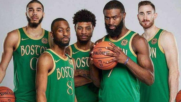  戈登边路突破造杀伤，纽卡主场三球击退埃弗顿  